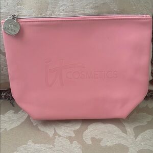 NEW IT Cosmetics Pink Cosmetic Bag with Embossed Logo and Zipper Charm